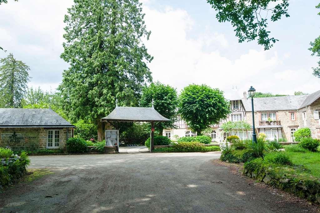 Готель Le Manoir Du Lys, The Originals Relais Bagnoles de l'Orne Normandie Екстер'єр фото