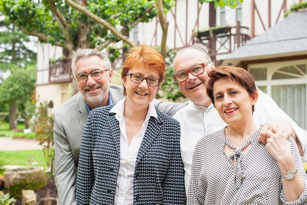 Готель Le Manoir Du Lys, The Originals Relais Bagnoles de l'Orne Normandie Екстер'єр фото