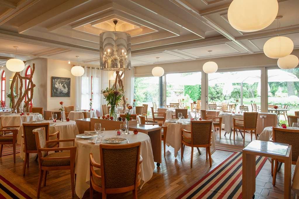 Готель Le Manoir Du Lys, The Originals Relais Bagnoles de l'Orne Normandie Ресторан фото