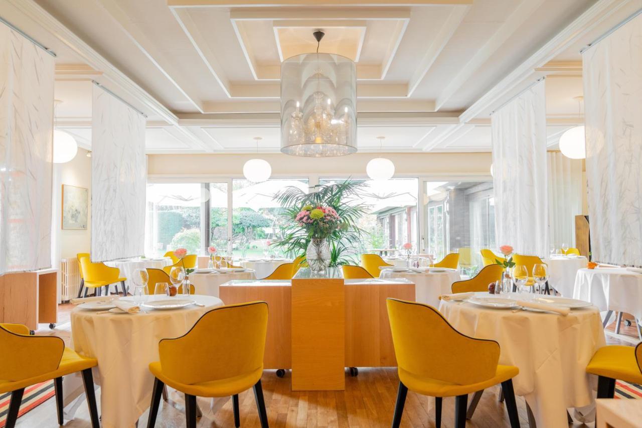 Готель Le Manoir Du Lys, The Originals Relais Bagnoles de l'Orne Normandie Екстер'єр фото