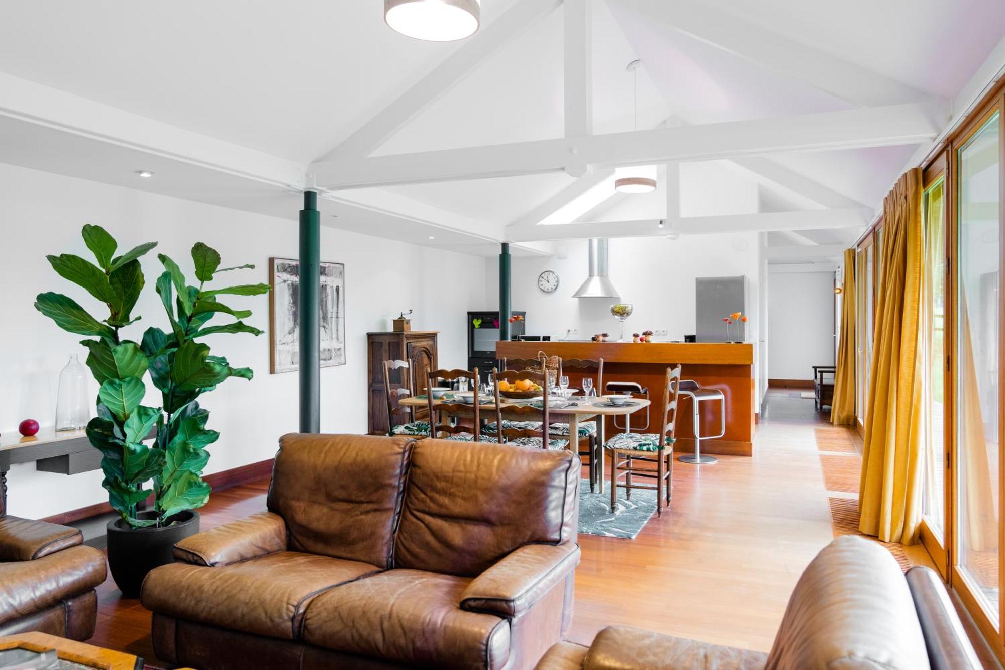 Готель Le Manoir Du Lys, The Originals Relais Bagnoles de l'Orne Normandie Екстер'єр фото