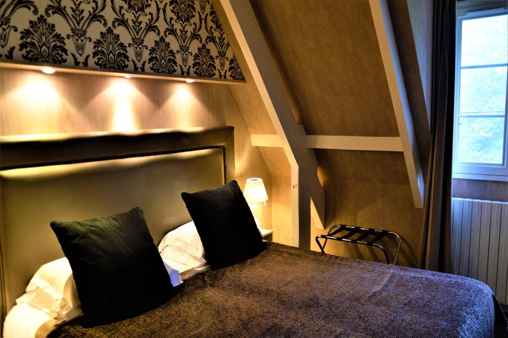 Готель Le Manoir Du Lys, The Originals Relais Bagnoles de l'Orne Normandie Екстер'єр фото