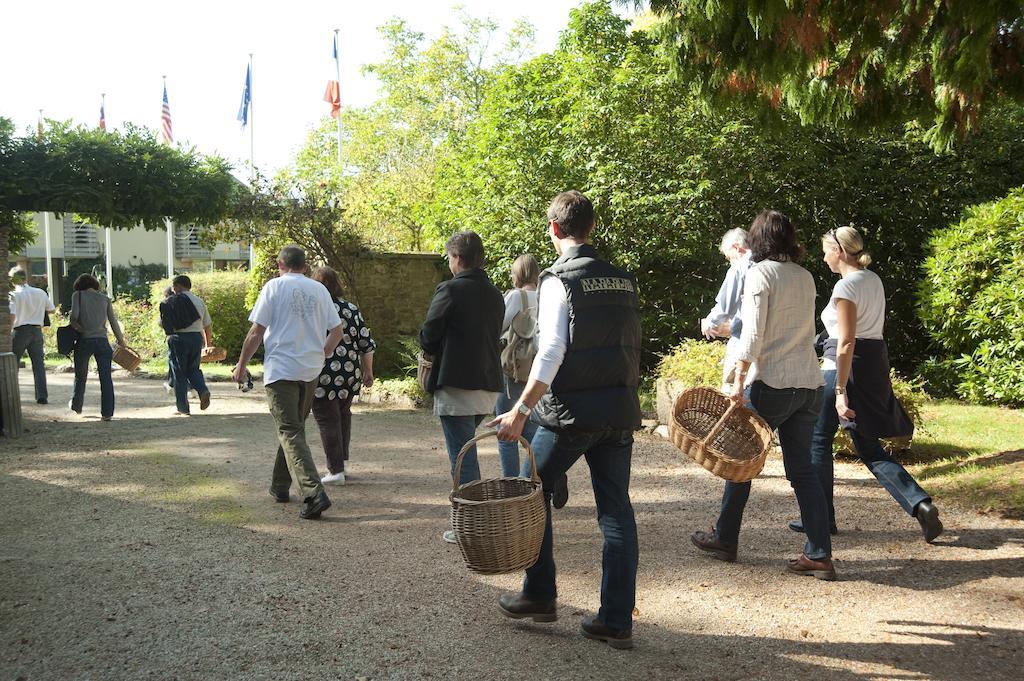 Готель Le Manoir Du Lys, The Originals Relais Bagnoles de l'Orne Normandie Екстер'єр фото